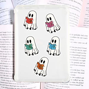 Adesivo fantasma ACOTAR, adesivo lettura fantasma, fantasma con libro, adesivo Halloween libresco, adesivo Halloween libresco, adesivo copertina Acotar