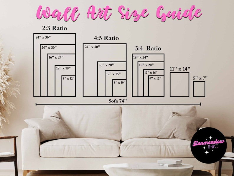 Peut inclure: Un guide de taille pour l'art mural avec diff&eacute;rents ratios pour accrocher des &oelig;uvres d'art au-dessus d'un canap&eacute;. Le guide indique les tailles recommand&eacute;es pour les ratios 2:3, 4:5 et 3:4. Le canap&eacute; mesure 74 pouces de large.