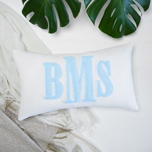 Monogram aangepaste punch naald kussen, borduurcadeau voor stel, eerste huwelijksmonogram, nieuw huis housewarmingcadeau, huisdecoratie cadeau