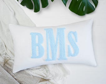 Almohada personalizada con monograma de aguja perforada, regalo de bordado para pareja, monograma de boda con inicial, regalo de inauguración de casa, decoración del hogar