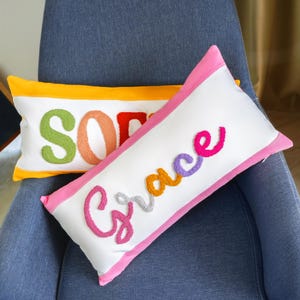 Almohada bordada con nombre personalizado, regalo para mamá primeriza, regalo de embarazo, regalo para bebé personalizado, funda de almohada con letra personalizada, revelación de género