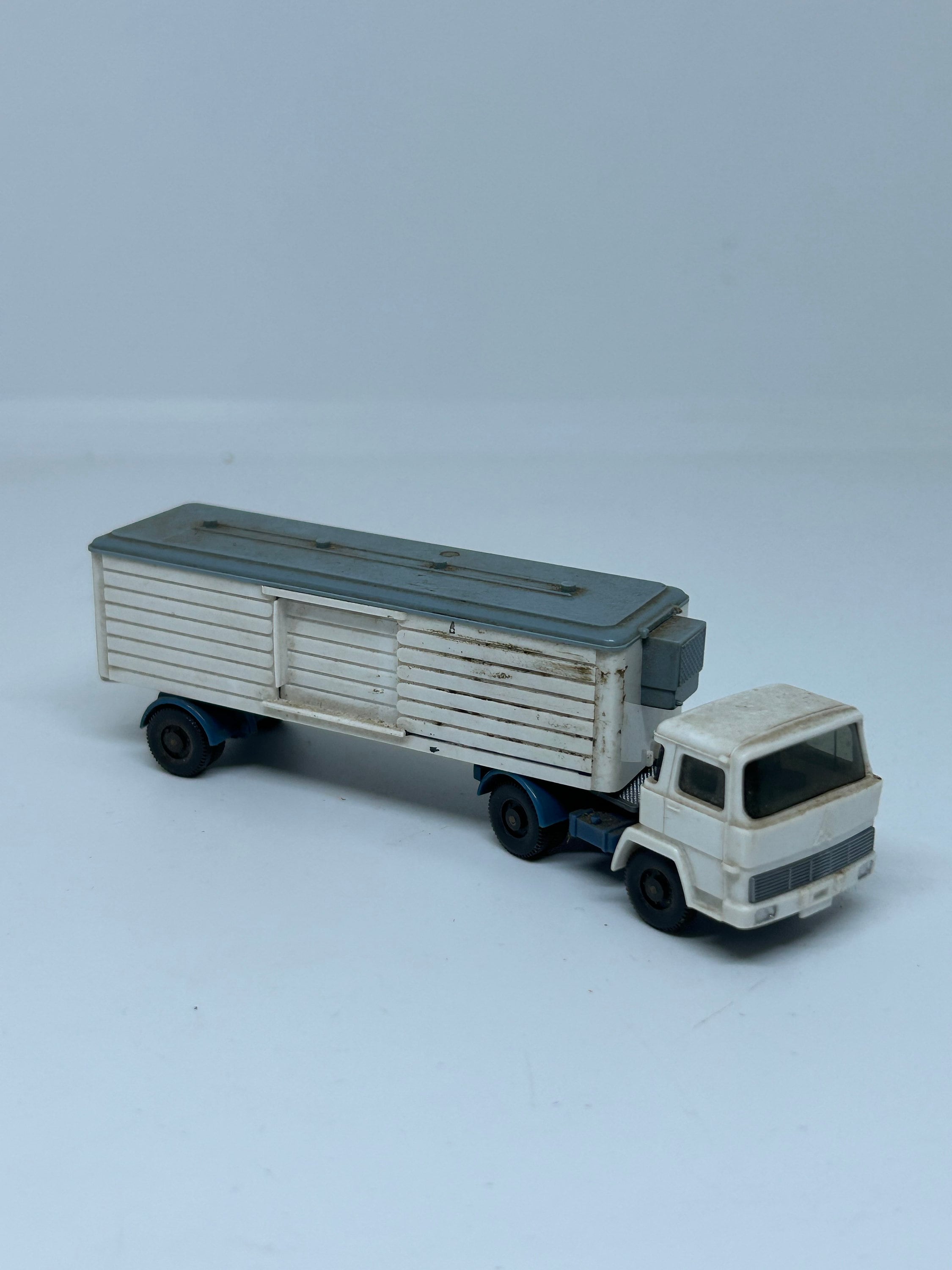 ミニカー WIKING Magirus Truck-Trailer with pipes ミニカー WIKING Magirus Truck-Trailer with pipes Magirus Deutz