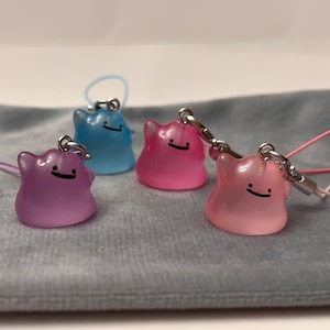 Ciondolo luminoso Ditto per cellulare, gioielli Pokémon, portachiavi Ditto, cinturino per cellulare Ditto Shiny per fan dei Pokémon, regalo