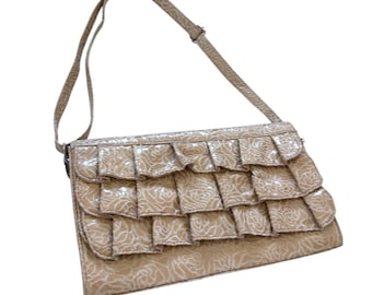 Genna De Rossi Bolso de hombro con volantes florales de charol beige Y2K Bolso clutch vintage