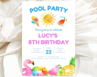 Op de afbeelding: Een witte uitnodigingskaart met een blauwe en roze titel "Pool Party". De kaart heeft een aquarel-illustratie van een zon, een ijshoorn, een strandbal, een flamingo-zwemband, een watermeloen en een ananas. De tekst luidt: "Kom gezellig met ons mee vieren Lucy's 8e verjaardag. 13:00 uur, Jul 22, 4 Party Lane, Knoxfield. RSVP aan Alison voor 15 maart op (555) 555-5555."