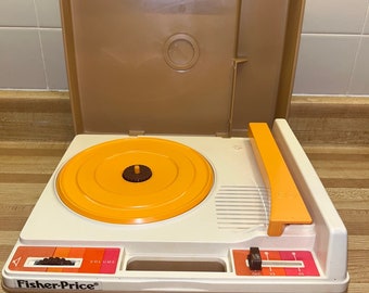 Vintage 1978 Fisher Price Phonograph Portable Record Player 33 & 45 RPM #825