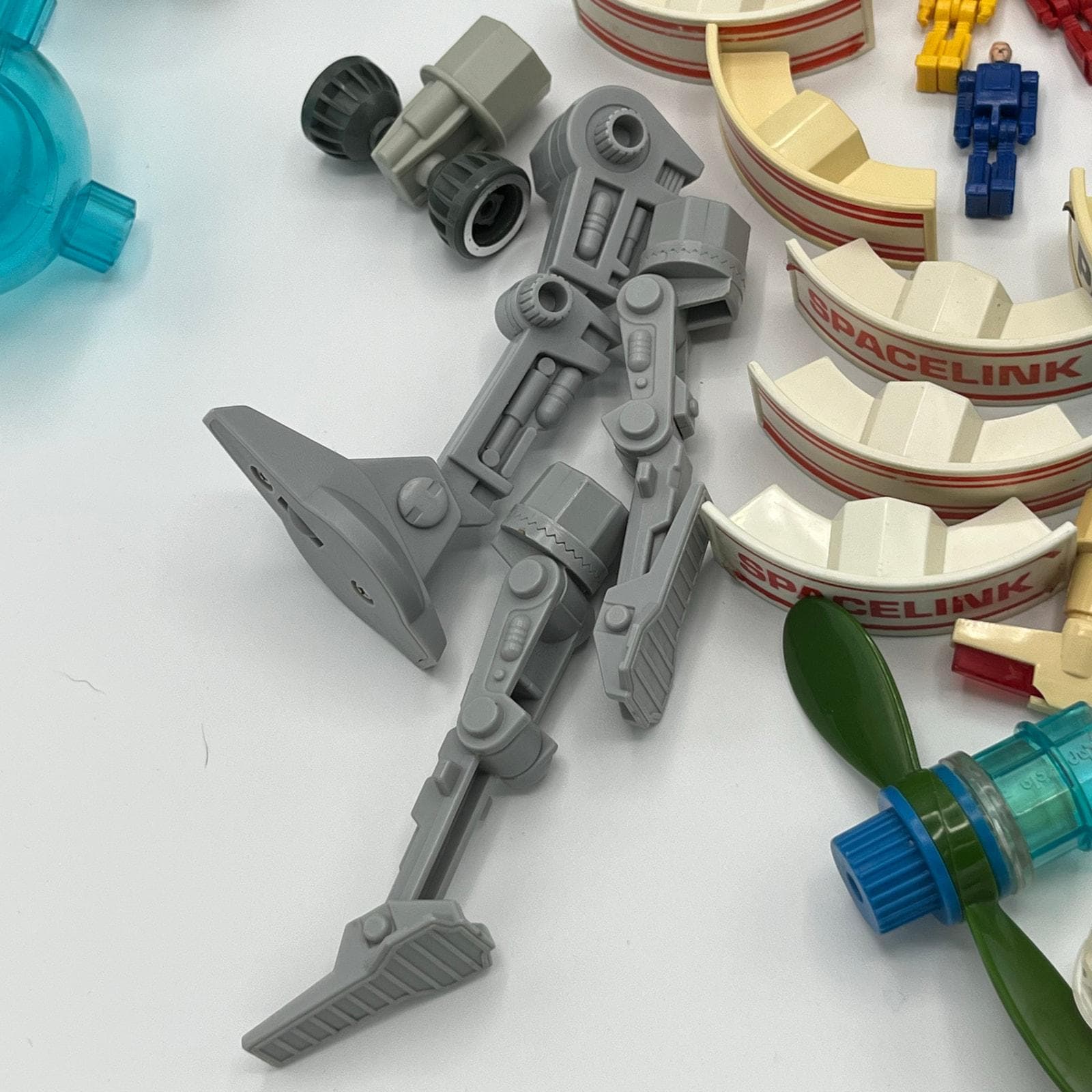 【SALE】ユニセル　180カプセル Vintage 80's Capsela Spacelink Large Lot of 124 Parts/figurines - Etsy