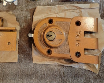 New - Yale 197-1/4 Deadbolt Lock - Made in England