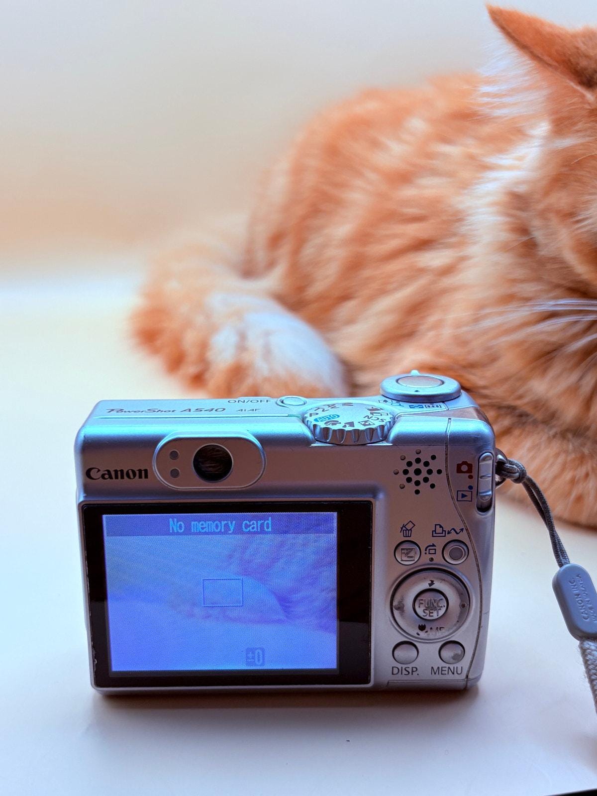Canon PowerShot A540 6.0メガピクセル Canon PowerShot A540 6.0 MP 4x Optical Zoom Compact Digital Camera