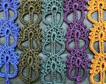 Vintage crochet bookmark with tassel, "sunburst" pattern, cotton thread, original design, handmade