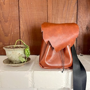 Bolso de hombro de piel vegana marrón