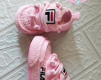 Chaussures de bébé tricotées, pantoufles au crochet, chaussons pour bébé, cadeau pour nouveau-né, cadeau de baptême, cadeau de baby shower.