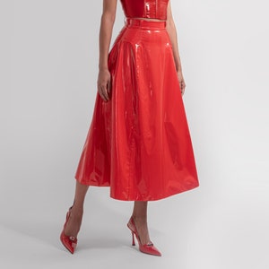 Jupe rouge | Look Latex Circular ShinyFeel Femme Vêtements Vêtements événementiels Vêtement De Fête Fait Main Brillant Élégant Audacieux Look Humide Similicuir