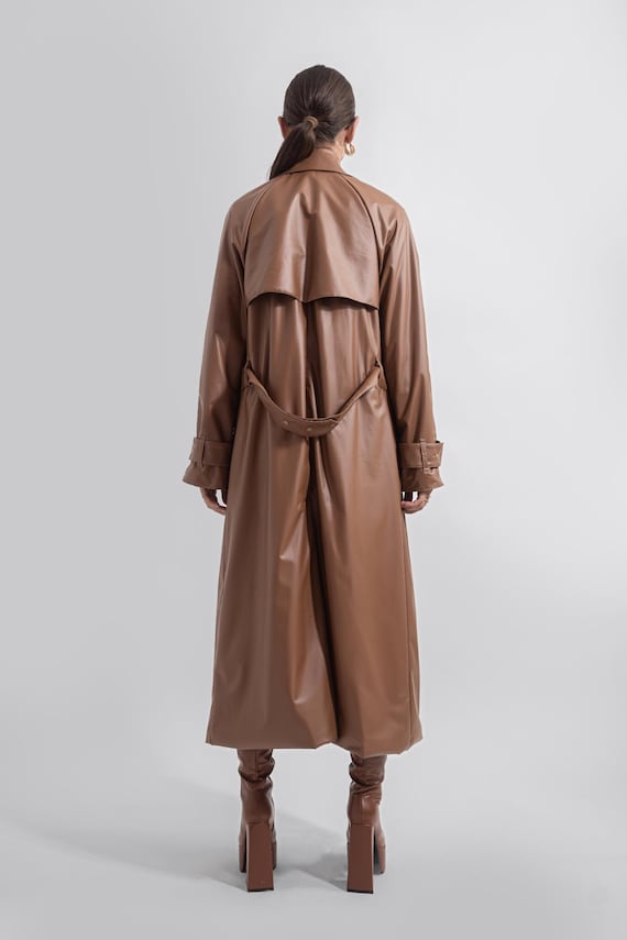 Oversized Long Trench Coat in Brown Faux Leather – Wide Cut Belted