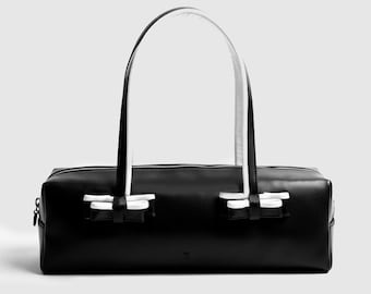 Bolso de hombro de piel blanca y negra – Bolso baguette italiano hecho a mano – Bolso de mano con asa superior estructurada – Bolso tote minimalista para mujer – Tamaño mediano