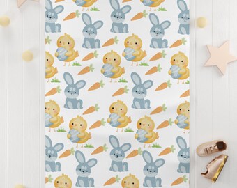 Cute soft Fleece Baby Blanket with bunnies | doudou, couverture douce pour bébé avec lapins