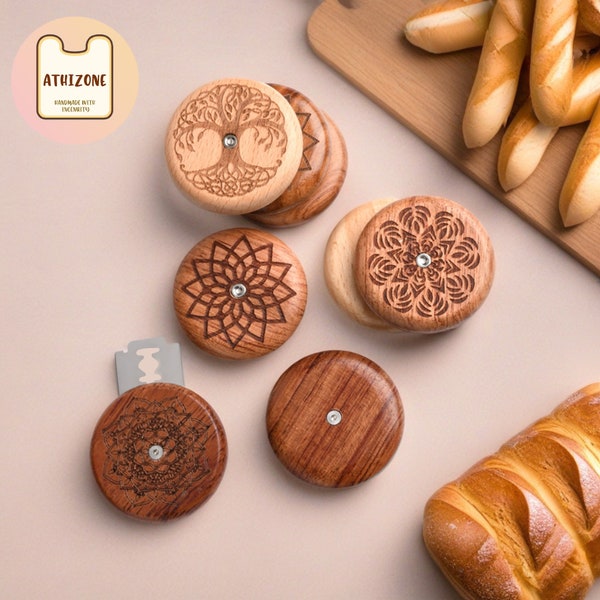 UFO Brot Lame, individuell graviertes Holz Brot Lame, personalisiertes Namensgeschenk, rundes Brot Lame mit Beutel, Mutter Vater Tagesgeschenk, Geschenk für Bäcker