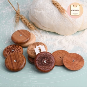 UFO Brot Lame, individuell graviertes Holz Brot Lame, personalisiertes Namensgeschenk, rundes Brot Lame mit Beutel, Mutter Vater Tagesgeschenk, Geschenk für Bäcker Bild 2