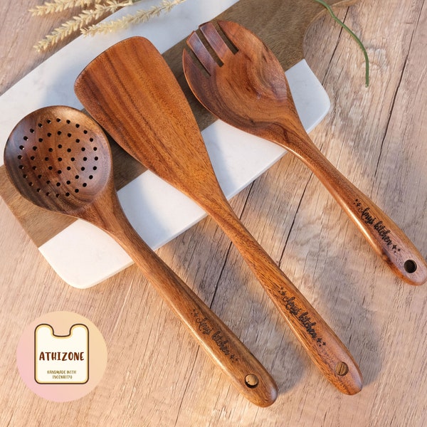 Personalisiertes handgefertigtes Holzlöffel-Set, individuell graviertes Monogramm-Löffel-Set, Holzutensilien, Kochlöffel aus Holz, Muttertagsgeschenk für Sie