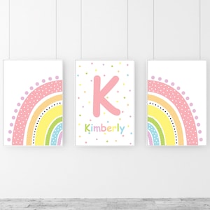Juego de 3 impresiones de arcoíris personalizadas para niñas, arcoíris pastel, decoración de dormitorio para niñas, impresiones para guarderías, decoración de guardería personalizada, nombre con letras de arcoíris