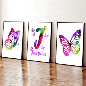 Set di 3 stampe personalizzate con farfalle rosa e viola, decorazioni per la camera da letto rosa delle bambine, stampe con farfalle per ragazze adolescenti, decorazioni per la cameretta dei bambini con farfalle.