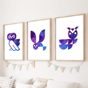 Set di 3 stampe da parete con gufi scandinavi, poster con gufi viola e blu, stampe da parete astratte alla moda per adolescenti, decorazioni per la cameretta con gufi, gufi geometrici per la cameretta dei bambini