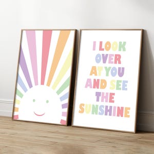 Juego de 2 impresiones de sol pastel para guardería, afirmación positiva para niños, arte de pared de arcoíris, sol y arcoíris, juego de impresiones de sol para dormitorio de niñas