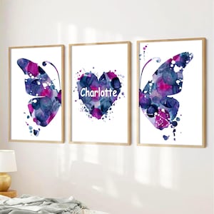 Set di 3 stampe di farfalle blu navy e rosa con nome personalizzato, decorazione per camera da letto per ragazze, farfalla e cuore, arte murale per ragazze adolescenti, stampe per cameretta