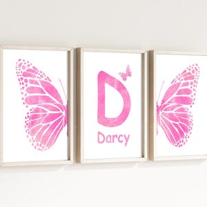 Stampe di farfalle rosa con nome personalizzato, set di 3 stampe personalizzate per la cameretta dei bambini, decorazioni per la camera delle bambine, decorazioni da parete per adolescenti, decorazioni a farfalla