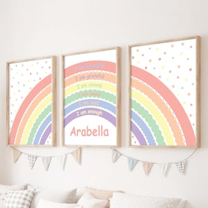Set di 3 stampe da parete per la cameretta dei bambini arcobaleno, stampe di affermazioni personalizzate per la camera delle bambine, decorazioni motivazionali, stampe con nomi per bambini, arcobaleno pastello