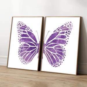Set di 2 stampe di farfalle viola, stampe di due ali di farfalla, decorazioni per la cameretta delle bambine, decorazioni da parete con farfalle, stampe per la camera da letto delle bambine viola