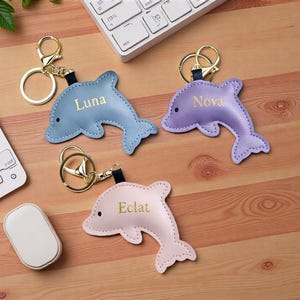 Llavero de delfín personalizable, llavero de cuero con nombre personalizado, llavero de delfín rosa