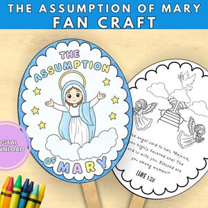 Może przedstawiać: Dwa owalne papierowe wachlarze z karbowanymi brzegami. Jeden jest pokolorowany i przedstawia Marię z aureolą, chmurami, gwiazdami oraz napisem THE ASSUMPTION OF MARY. Drugi to czarno-biały rysunek liniowy z aniołami, chmurami i tekstem Luke 1:28.