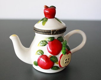 Vintage pill box Jameson & Tailor teapot apples