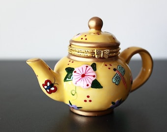 Vintage pill box Jameson & Tailor teapot yellow