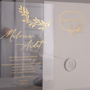 Squisita busta stampata in cera color oro e argento dorato con design iniziale, invito a nozze personalizzato, invito personalizzato