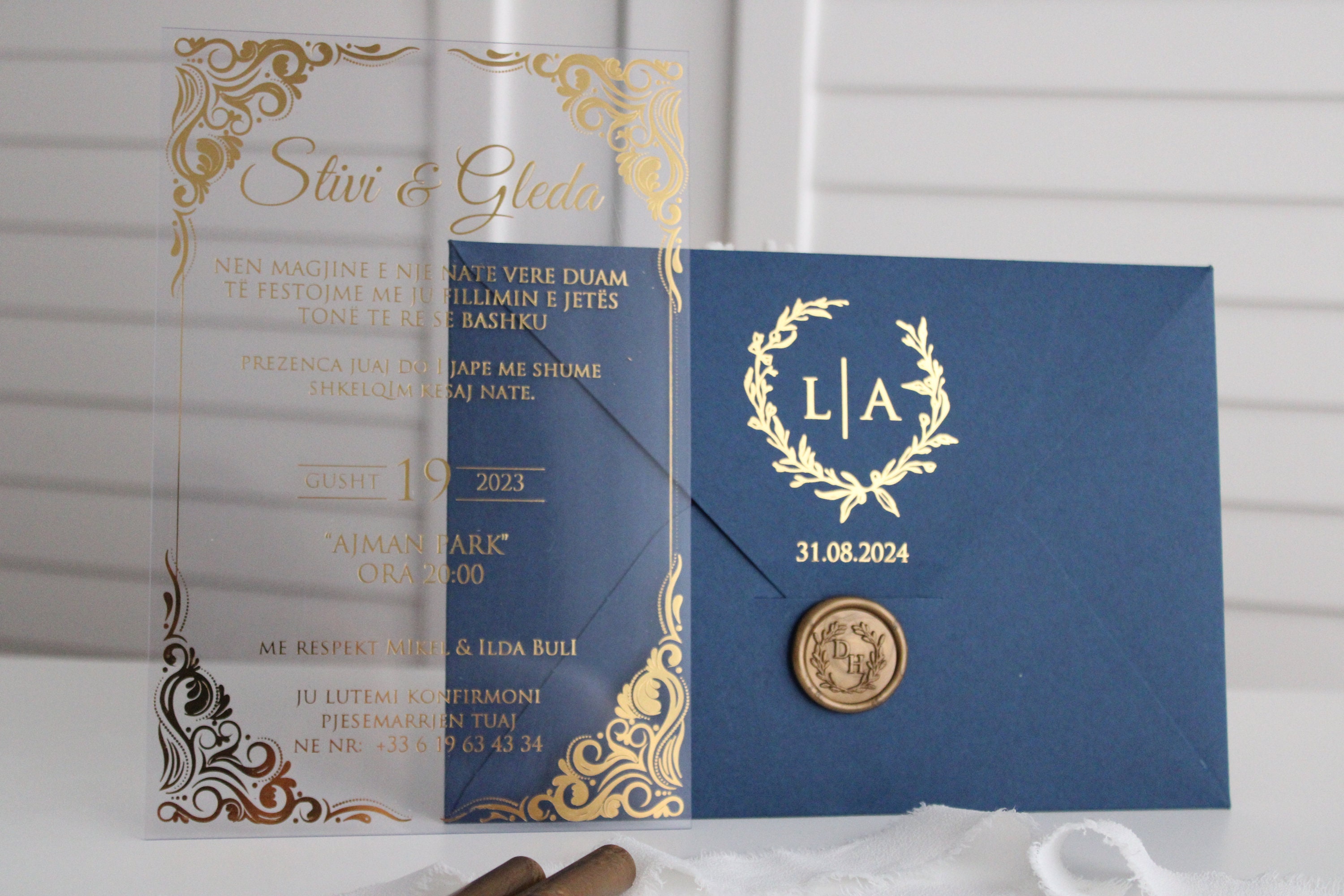 Hochzeitseinladung, personalisierte blaue Einladungskarte, Hochzeitseinladung mit Wachssiegel, vergoldete Titeleinladung mit Gold- und Silberoptionen