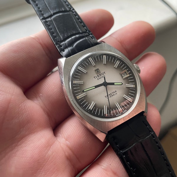 Tissot stunning watch 2/tone dial date 38mm beautiful men’s wrist watch