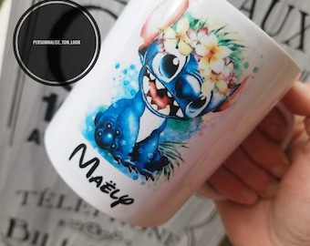 Personalisierte Stitch-Tasse, bunte Stitch-Tasse, Aquarellblumen, personalisierte Stitch-Namenstasse, Stitch-Geschenk, Keramiktasse Stitch