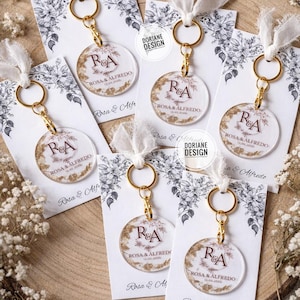 Personalized plexiglass wedding keychain | Wedding favor with initials, names & date | Original gold leaf wedding favor