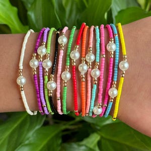 Minimalist Seed Bead & Pearl Bracelet: 14k Gold-Plated Boho Stackable Jewellery