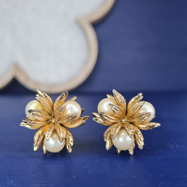 ORENA Vintage flower and pearl ear clips.