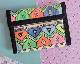 Tri fold vintage wallet neon colors. Portefeuille vintage à scratch, fluo années 90