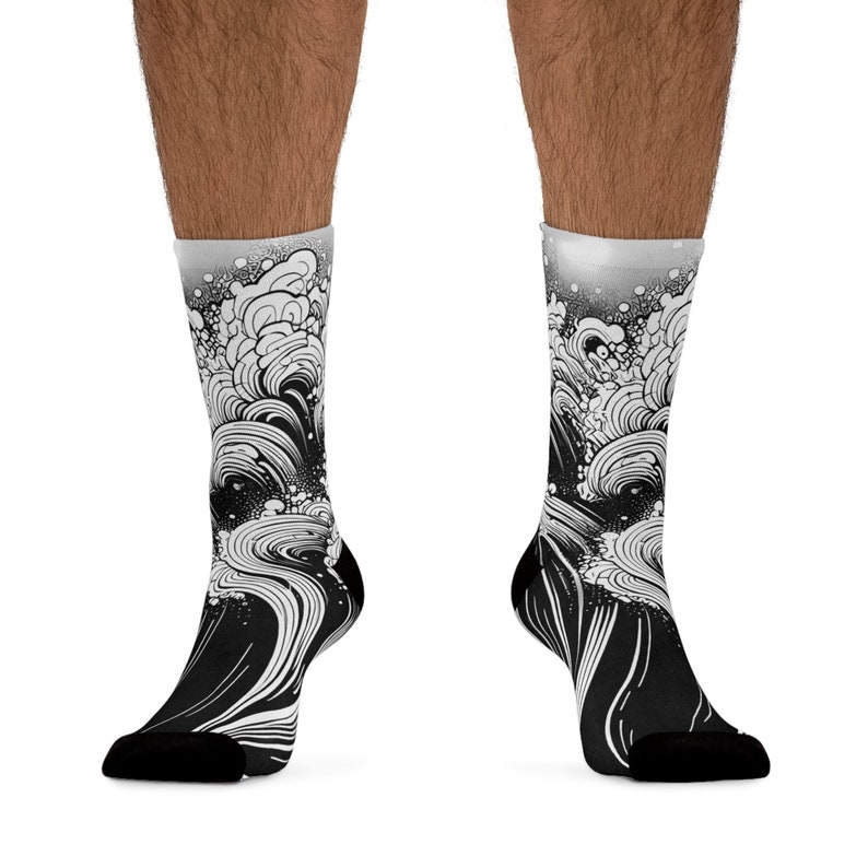 Ocean Waves Swirling Socken - Reiten Sie die Welle des Stils mit diesen umweltfreundlichen Schönheiten Bild 3
