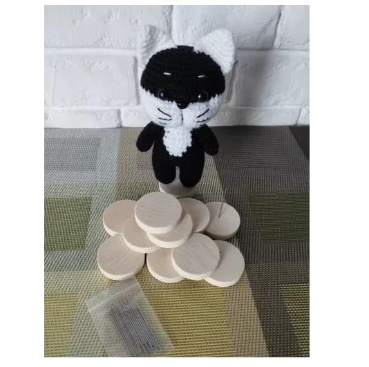 Lot de 2 supports bois et métal pour amigurumi et poupée au crochet – Marie Cerise Créations Lot de 2 supports bois et métal pour amigurumi et poupée au crochet – Marie Cerise Créations