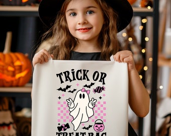 Sacchetto di dolcetto o scherzetto SVG, Halloween per bambini SVG, Fantasma retrò SVG, Sacchetto di dolcetti PNG, Halloween Cricut SVG, File di taglio di Halloween, Fantasma femminile SVG - Italia