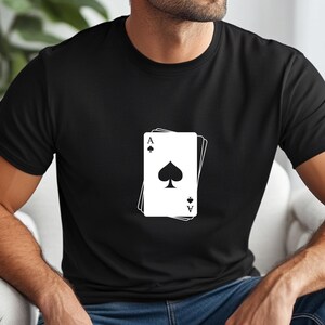 Klassiek heren-T-shirt, schoppenaas aan de voorkant met logocitaat op de achterkant, uniseks statement-shirt streetwear