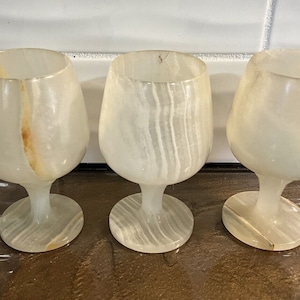 Vintage Banded Onyx Wine Glasses, Onyx Agate Wine Glass Goblets Marble Stone White Natural Stone Made in Italy Italian Decor 5&quot; Set of 3