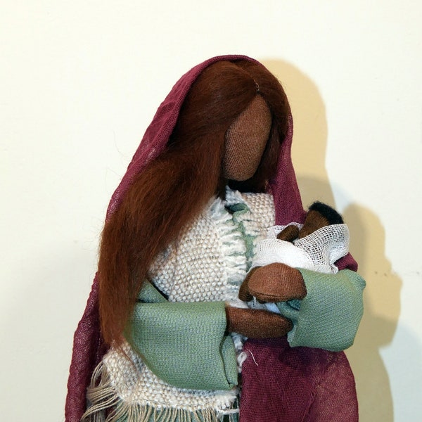 Biblische Erzählfigur Hannah mit Baby