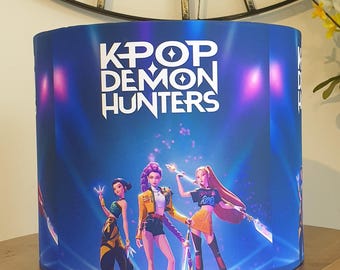 K-POP デーモンハンター シーリングライトシェードまたはテーブルランプシェード 8インチ、10インチ、または12インチ、A4ウォールアートプリント3枚セット無料